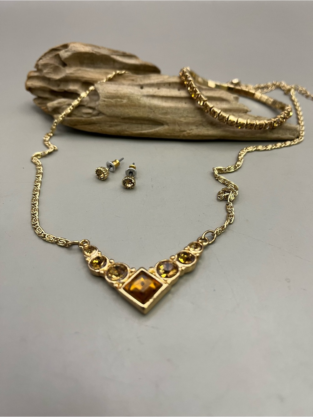 Gold Tone Topaz Amber Crystal V Necklace Tennis Bracelet Stud Earring Parure Set